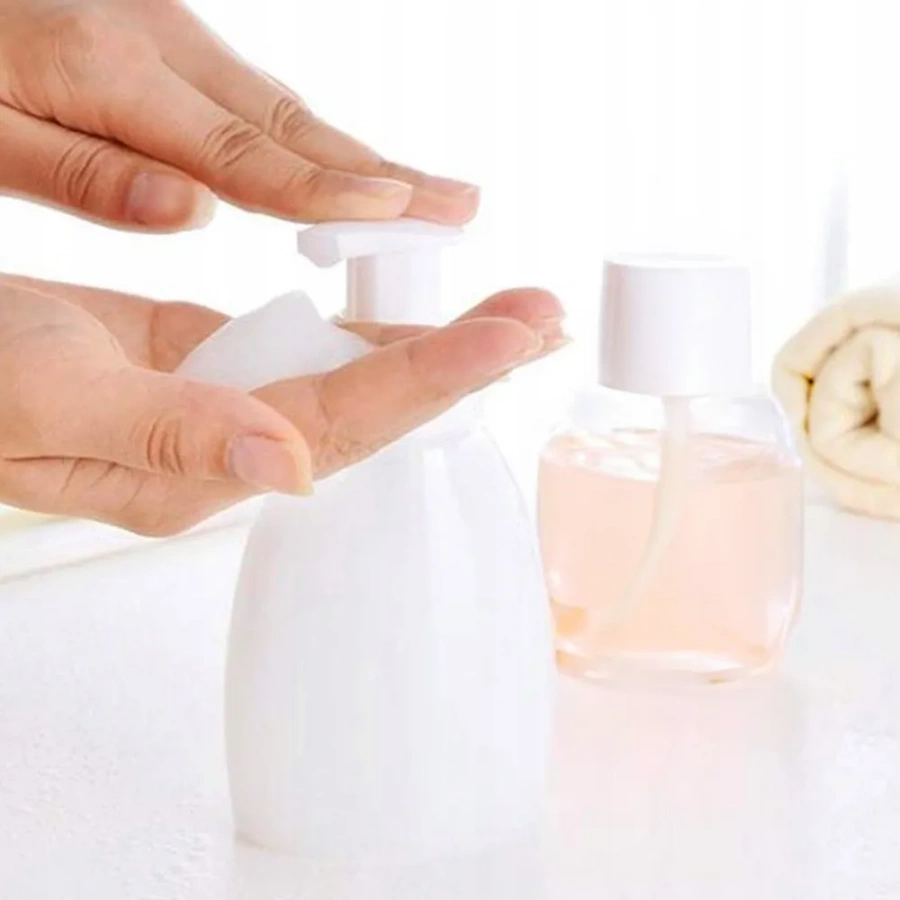 Spieniający dozownik do płynów biały