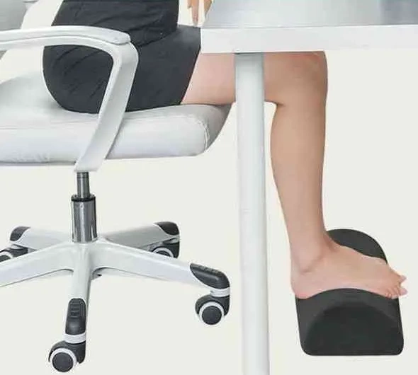 Półwałek poduszka ortopedyczna pod lędźwie nogi kark