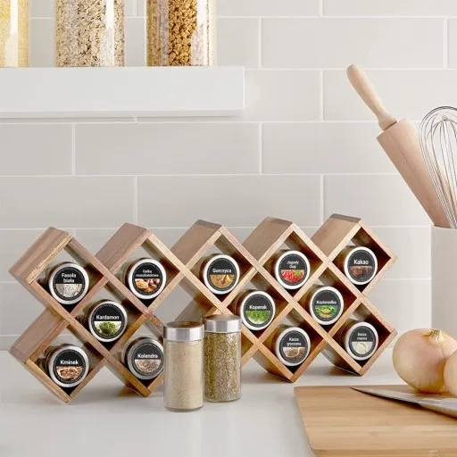 Kolorowe naklejki na przyprawy kuchenne